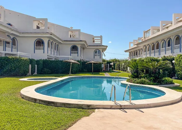 2 Bedroom Beautiful In Apartmán Denia