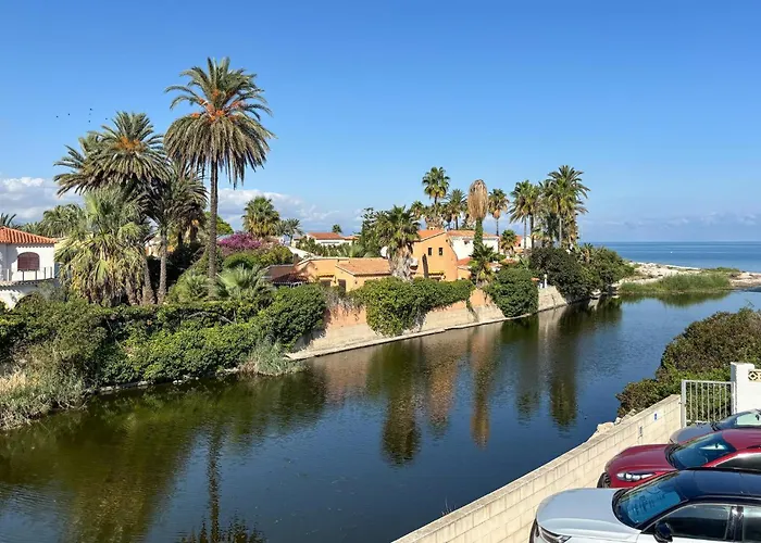 Apartment 2 Bedroom Beautiful In