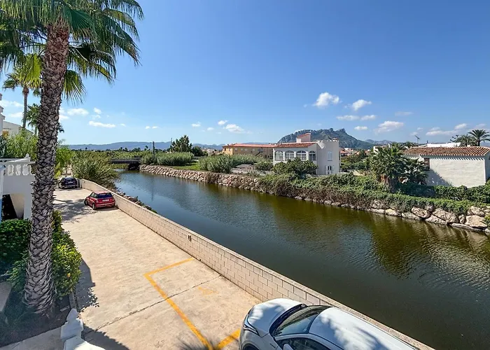 2 Bedroom Beautiful In *