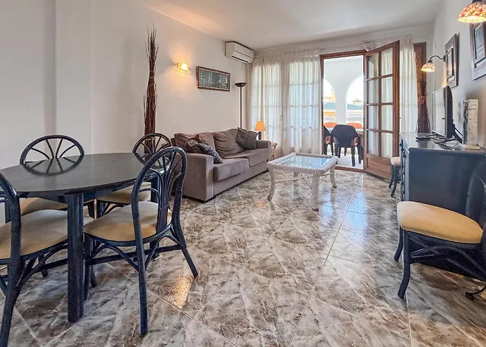 Apartment 2 Bedroom Beautiful In *