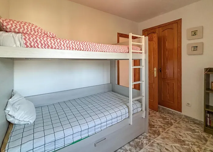 Apartment 2 Bedroom Beautiful In Dénia